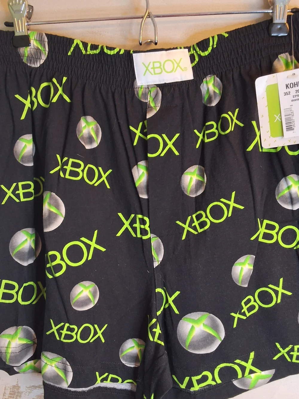 Kohl's Black and Neon Green Xbox Mens Medium Lounge Shorts